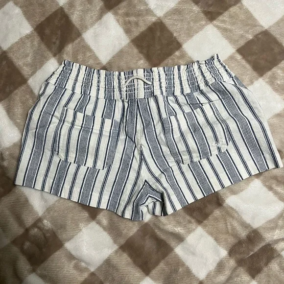 Roxy Shorts - Juniors - Picture 2 of 5